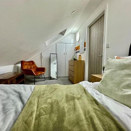 Stylish One Bedroom & A Sofa Bed Cardiff Exterior photo
